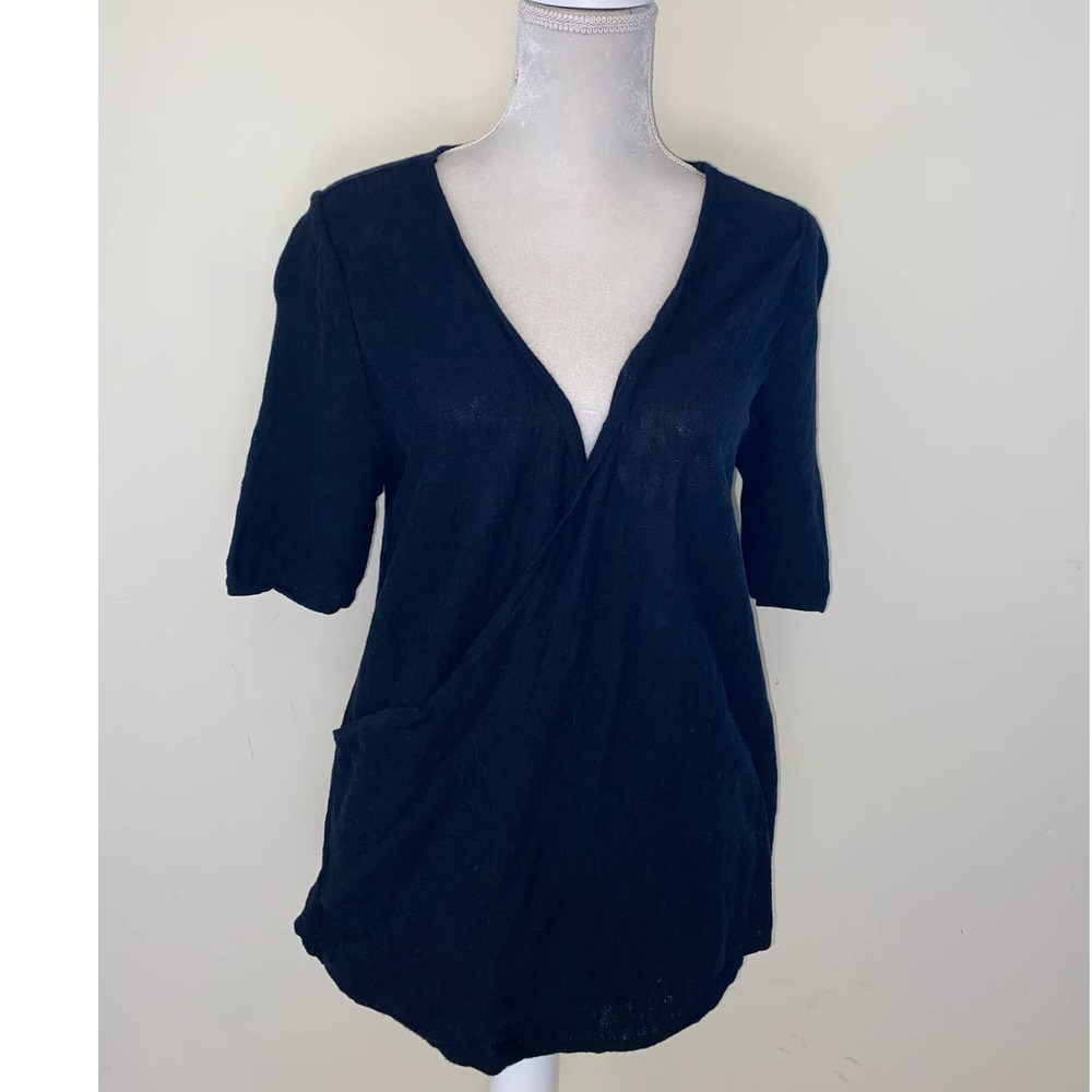 BLACK VNECK SHIRT/SWEATER CASLON SIZE LARGE - GENTLY USED